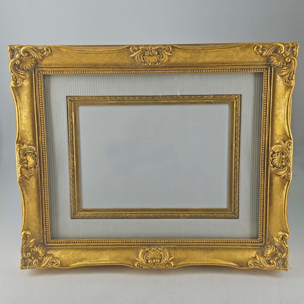 Vintage Gilded gold Ornate Easel or wall hanging photo Picture Frame 5X7
